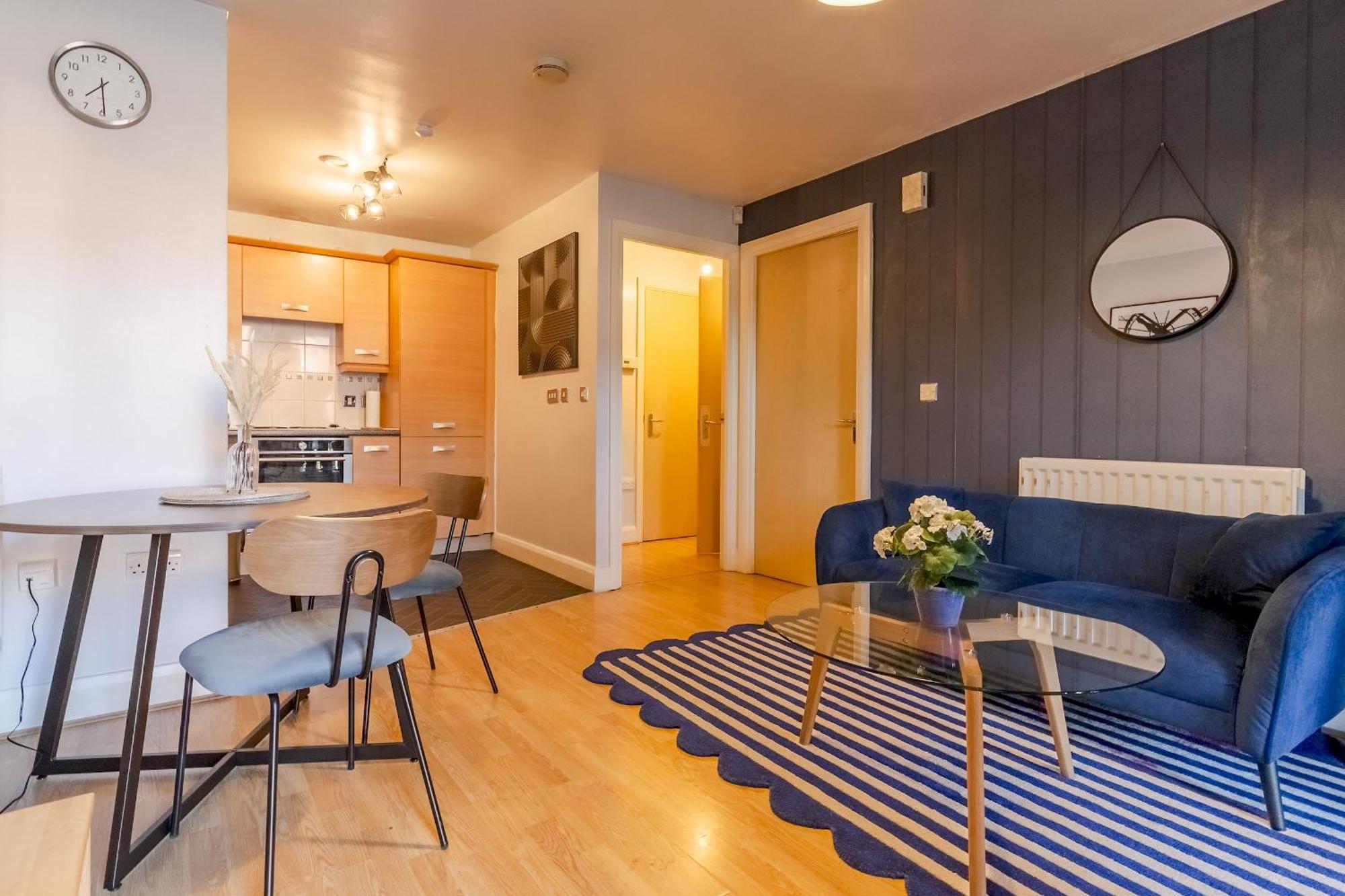 Apartment Pass The Keys Charming 1-bedroom In The Heart Of *